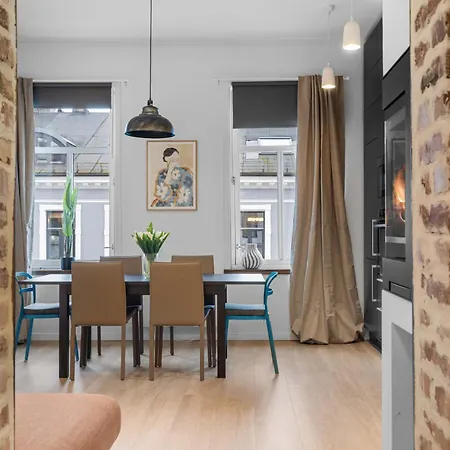 Dinbnb L Stylish - Fireplace & Balcony In