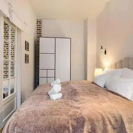 Apartment Dinbnb L Stylish - Fireplace & Balcony In
