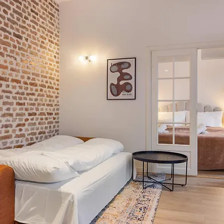 Dinbnb L Stylish - Fireplace & Balcony In Apartamento