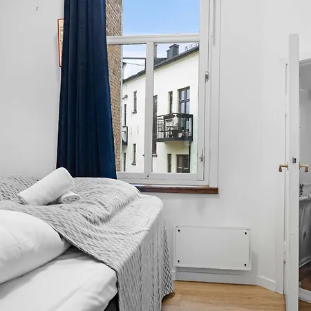 Apartman Dinbnb L Stylish - Fireplace & Fully Equipped